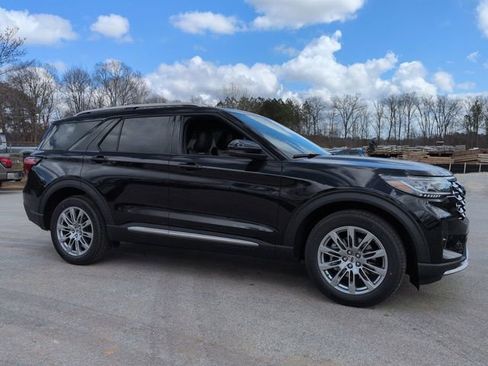 New 2026 Ford Explorer Platinum RWD image 2