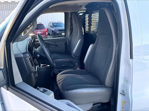 Used 2024 Chevrolet Express 2500 w/ Driver Convenience Package image 10