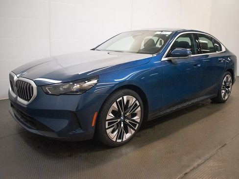 Used 2026 BMW 540i xDrive AWD/4WD image 8