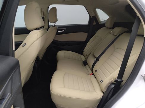 Used 2024 Ford Edge SE image 18