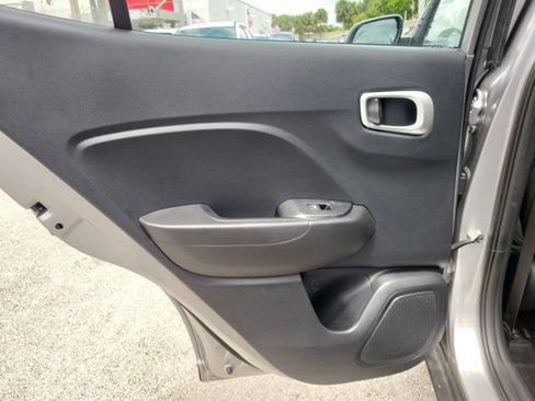 Certified 2023 Hyundai Venue SEL FWD image 9