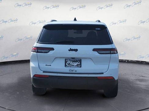 Used 2023 Jeep Grand Cherokee L Laredo image 4