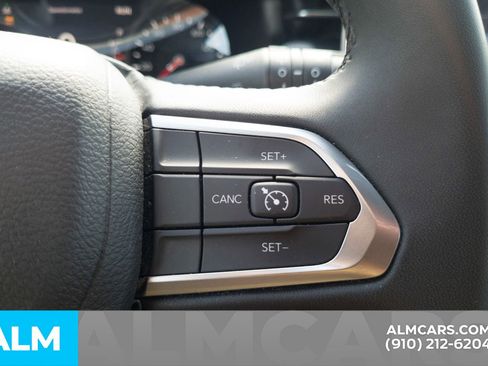 Used 2024 Jeep Compass Latitude image 12