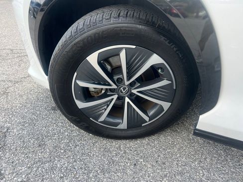 Used 2023 Lexus RZ 450e Premium image 27