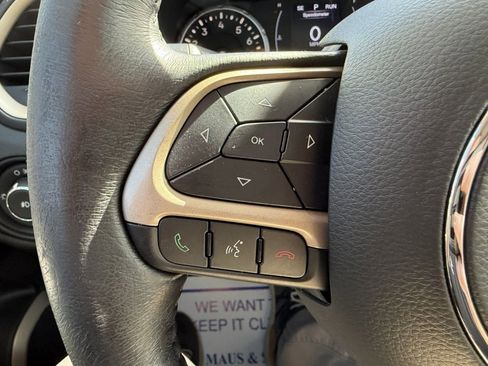 Used 2017 Jeep Renegade Latitude w/ Popular Equipment Group image 20