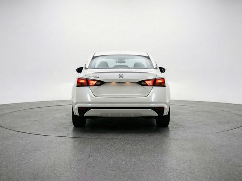 Used 2025 Nissan Altima 2.5 SV image 7