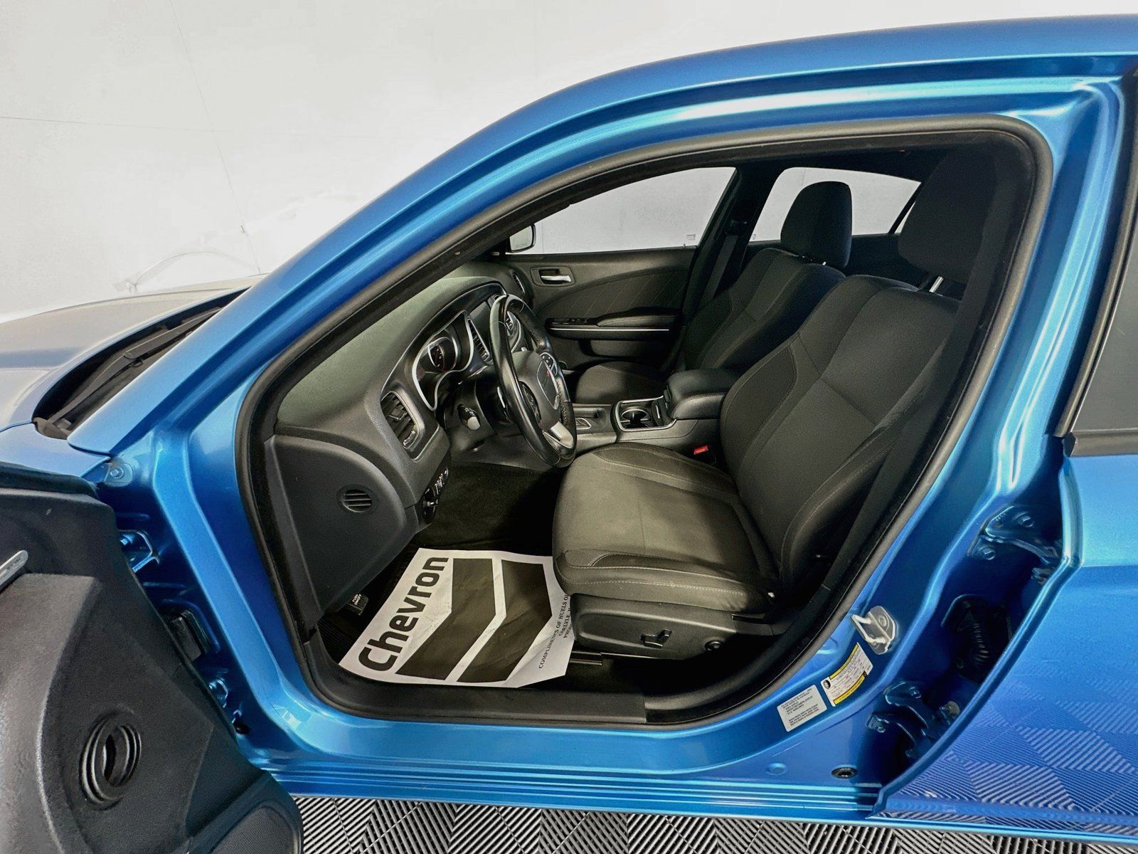 Used 2015 Dodge Charger R/T RWD image 17