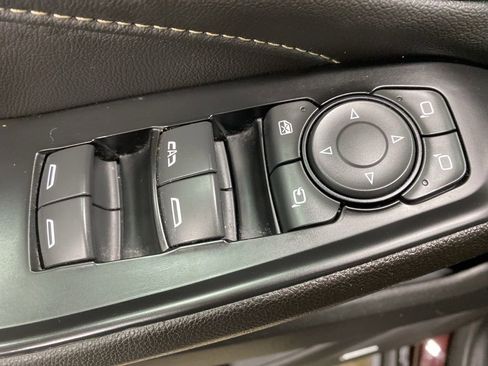 Used 2023 Chevrolet Traverse LT w/ LT Premium Package AWD/4WD image 35