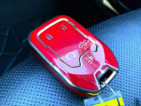 Used 2024 GMC Terrain SLT AWD/4WD image 15