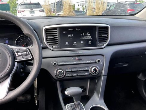 Used 2022 Kia Sportage LX FWD image 9