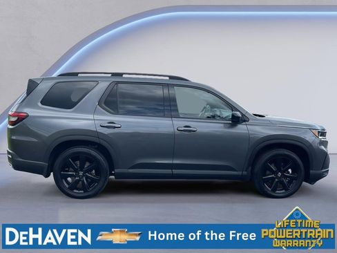 Used 2025 Honda Pilot Black Edition image 7