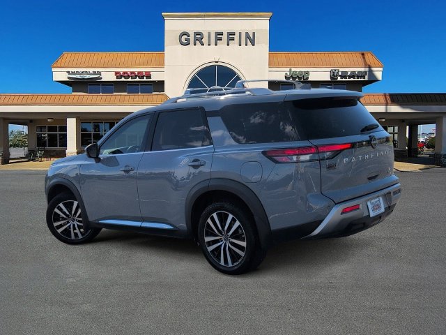 Used 2024 Nissan Pathfinder Platinum w/ Cargo Package FWD image 9