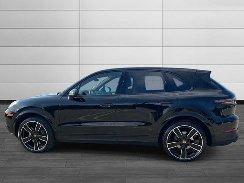 Used 2023 Porsche Cayenne AWD/4WD image 2