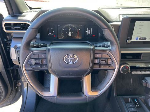 Used 2025 Toyota 4Runner SR5 image 12