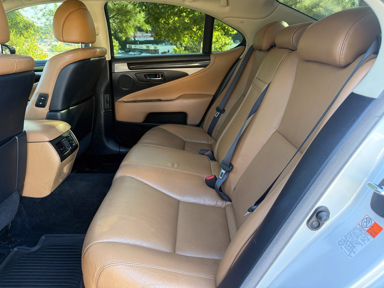 Used 2017 Lexus LS 460 w/ Comfort Package RWD image 39