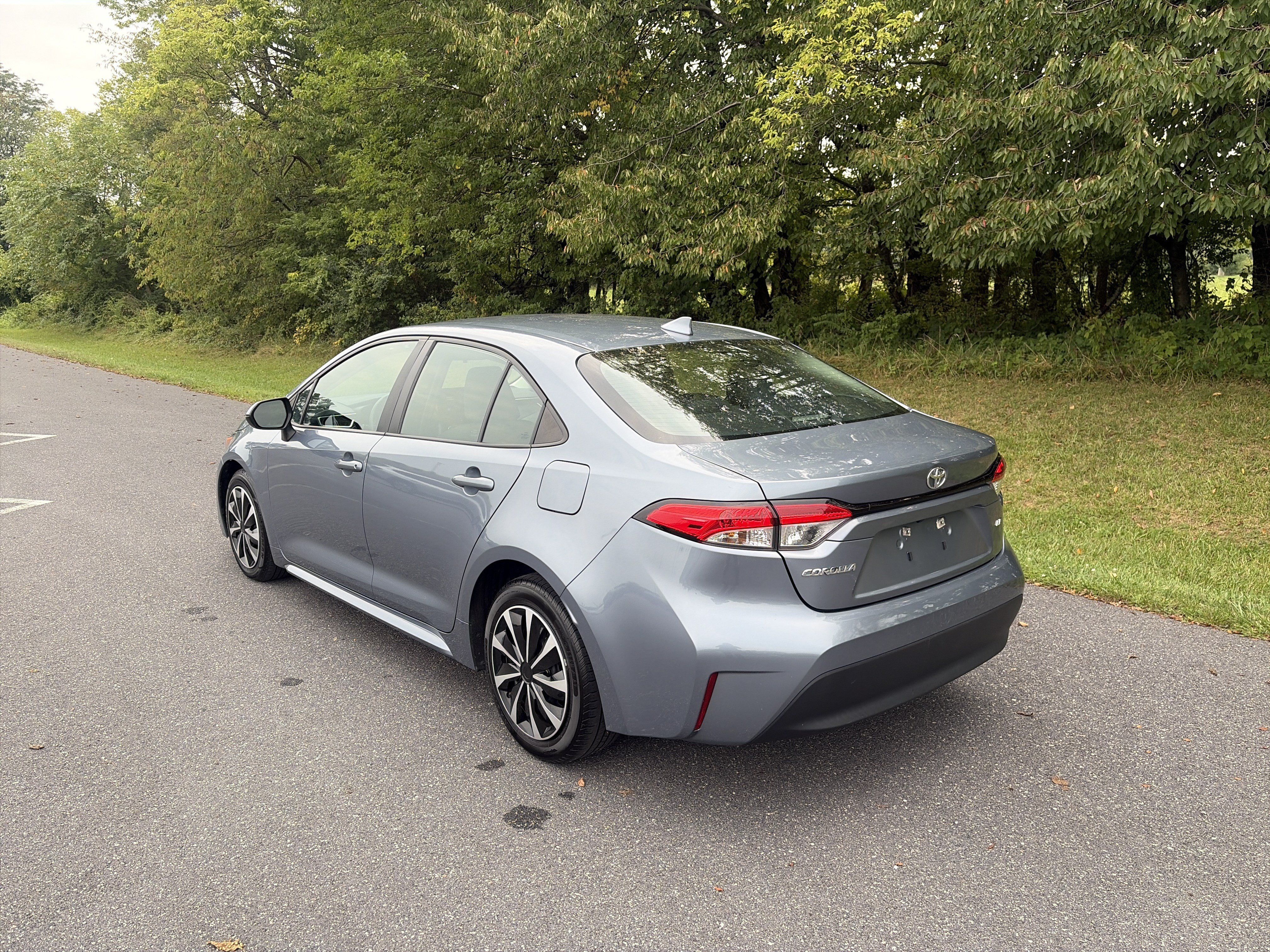 Used 2024 Toyota Corolla LE FWD image 7