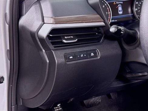 Used 2024 Nissan Altima 2.5 SV FWD image 8