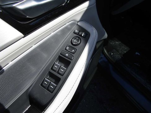 Certified 2025 Acura MDX SH-AWD w/ Technology Package image 13