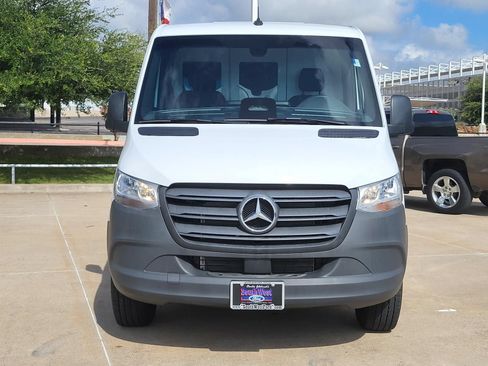 Used 2025 Mercedes-Benz Sprinter 2500 image 2