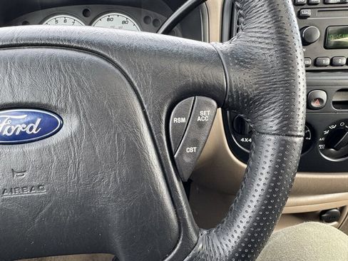Used 2001 Ford Escape XLT image 10