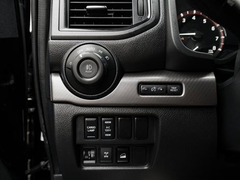 Used 2021 Nissan Titan PRO-4X w/ Pro-4x Convenience Package image 18