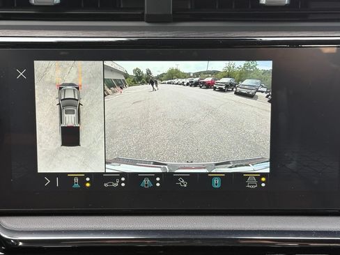 Certified 2023 GMC Sierra 1500 AT4 w/ Technology Package AWD/4WD image 8