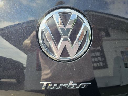 Used 2017 Volkswagen Beetle 1.8T S FWD image 25