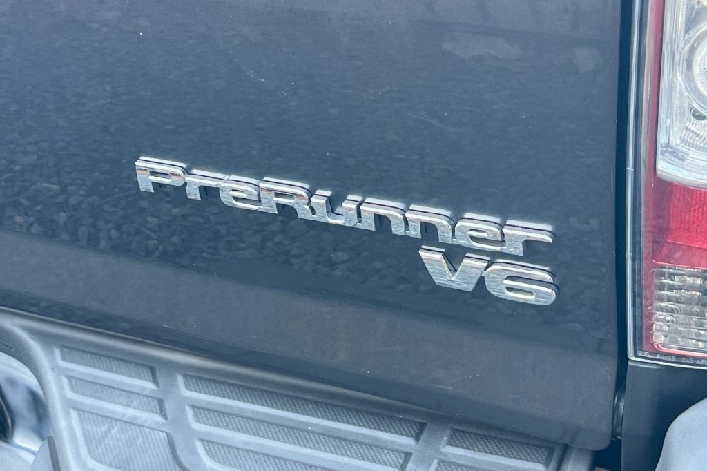 Used 2015 Toyota Tacoma PreRunner w/ TRD Off-Road Package RWD image 9