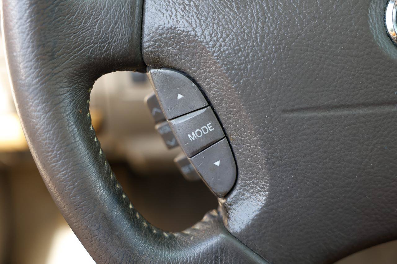 Used 2005 Lexus LS 430 w/ Premium Pkg RWD image 24