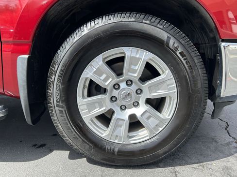 Used 2017 Nissan Titan SV image 30