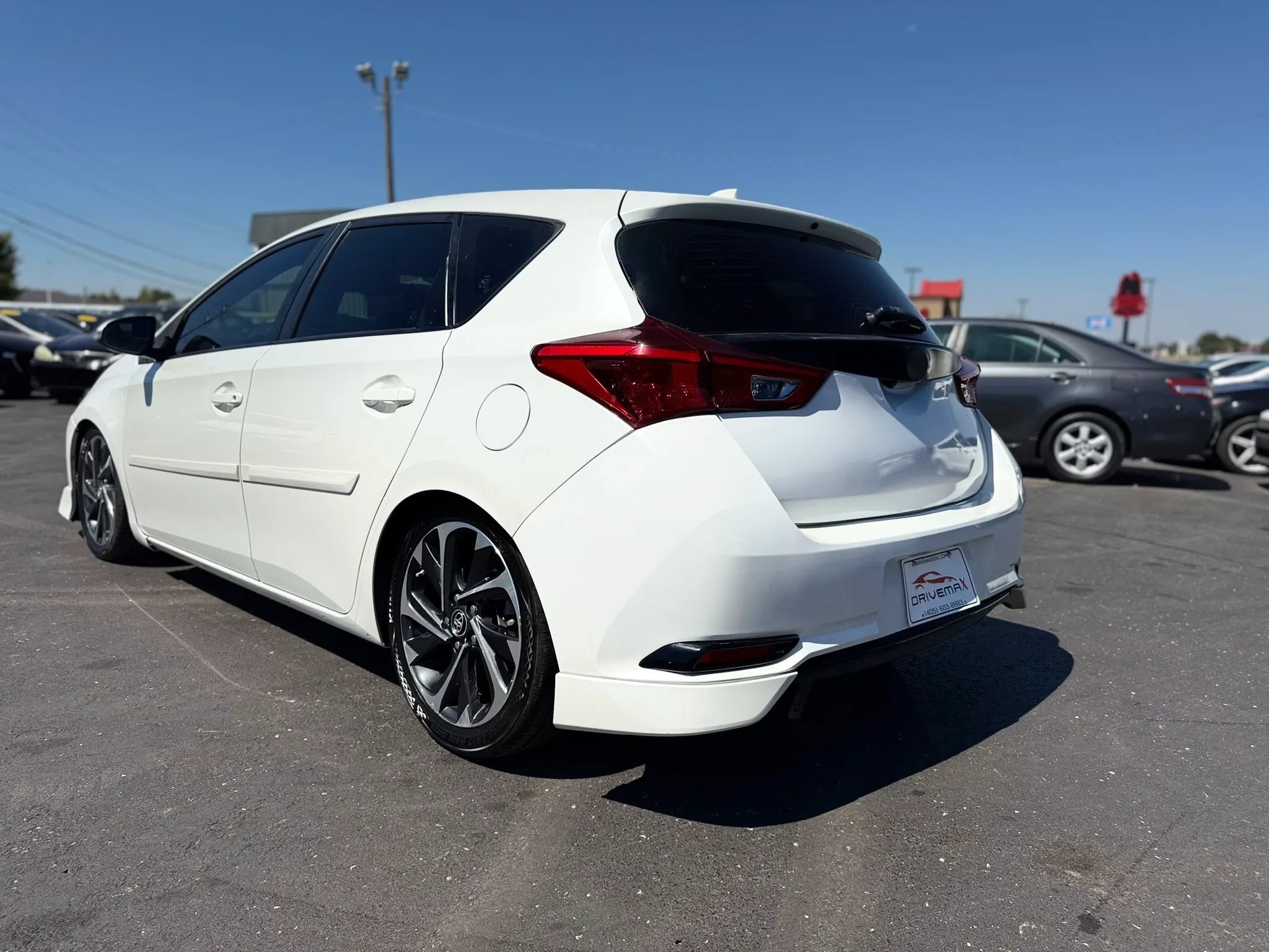 Used 2017 Toyota Corolla iM w/ Carpet Mat Package FWD image 5