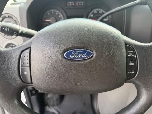 Used 2012 Ford E-250 and Econoline 250 w/ Commercial Cargo Van Pkg RWD image 19