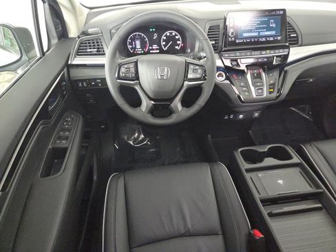 New 2026 Honda Odyssey Touring image 12