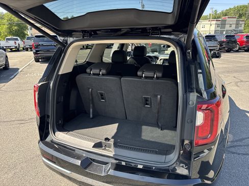 Certified 2022 GMC Acadia Denali w/ Denali Ultimate Package AWD/4WD image 5