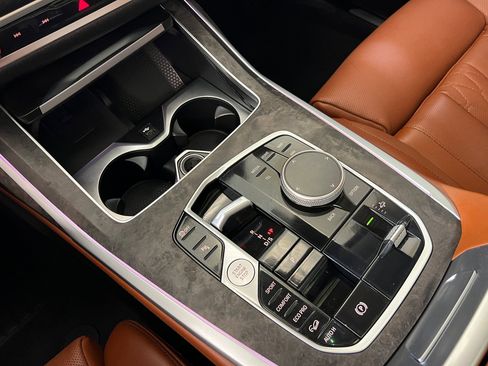 Used 2025 BMW X7 xDrive40i image 18