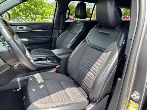Used 2025 Ford Explorer ST-Line AWD/4WD image 12