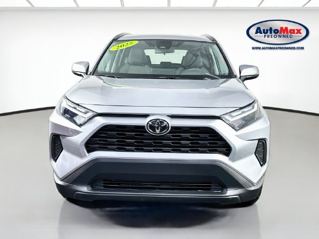 Used 2025 Toyota RAV4 XLE AWD/4WD image 6