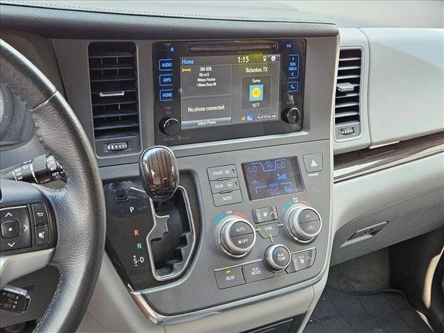 Used 2015 Toyota Sienna XLE FWD image 13
