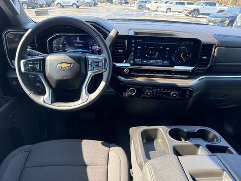 Used 2024 Chevrolet Silverado 1500 LT image 15