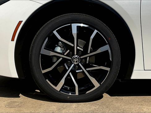 New 2026 Toyota Prius Plug-In Hybrid FWD image 15