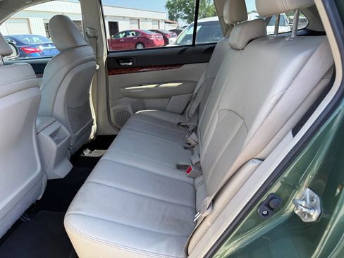 Used 2011 Subaru Outback 2.5i Limited image 21