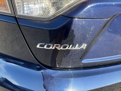 Used 2025 Toyota Corolla LE FWD image 30