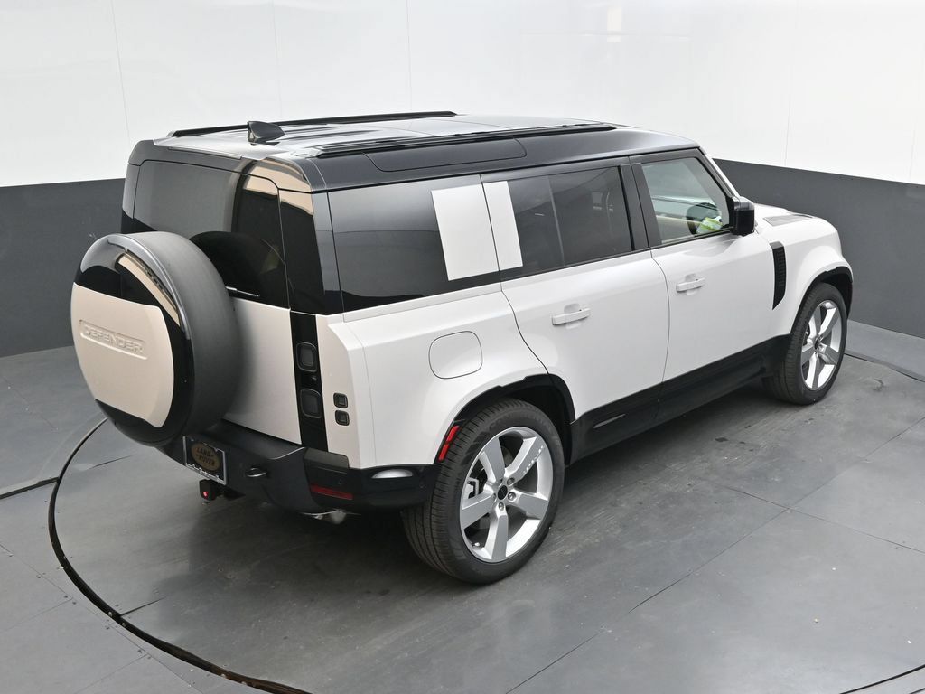 Used 2026 Land Rover Defender 110 X-Dynamic SE AWD/4WD image 37