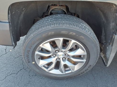 Used 2018 Chevrolet Silverado 1500 LT w/ All Star Edition image 6