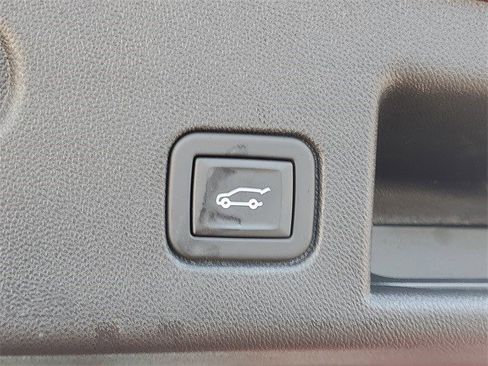 Certified 2024 Chevrolet Equinox Premier image 8