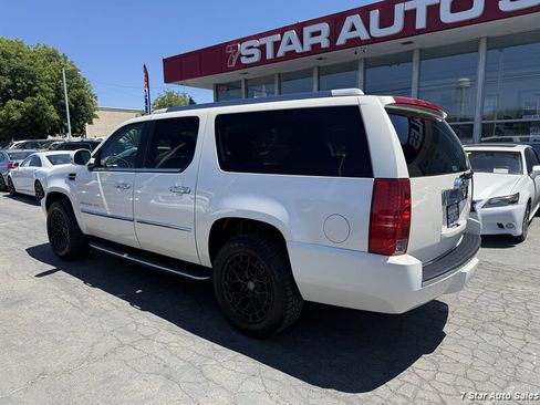 Used 2013 Cadillac Escalade ESV Luxury AWD/4WD image 4
