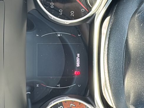 Used 2018 Jeep Compass Latitude AWD/4WD image 15