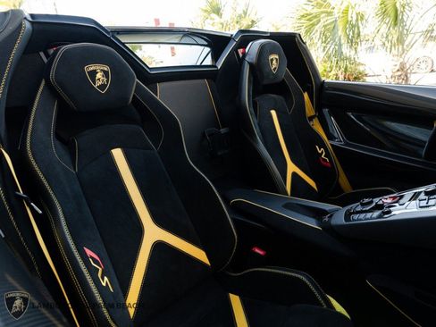 Used 2021 Lamborghini Aventador SVJ image 37
