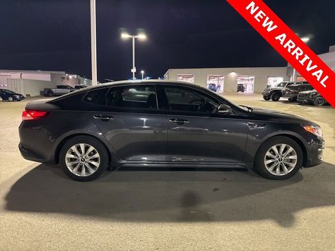 Used 2018 Kia Optima EX w/ Premium Package image 2