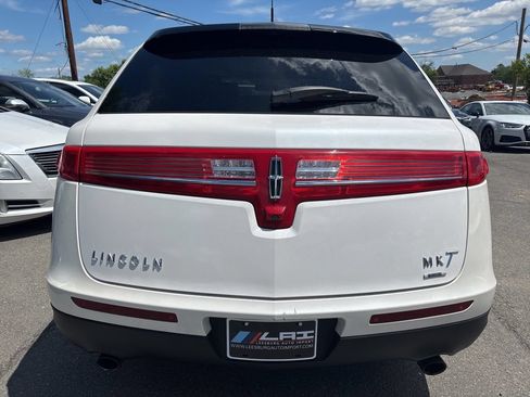 Used 2013 Lincoln MKT AWD image 9